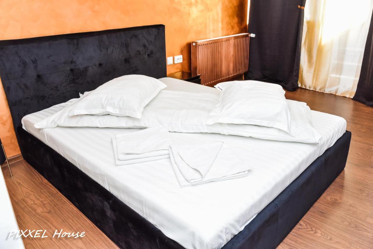 Готель Pixxel House Моєчу-де-Сус Екстер'єр фото