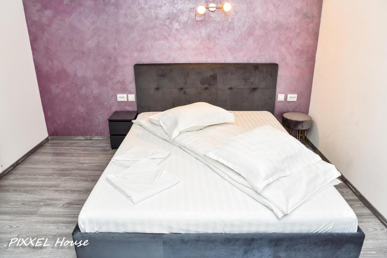 Готель Pixxel House Моєчу-де-Сус Екстер'єр фото