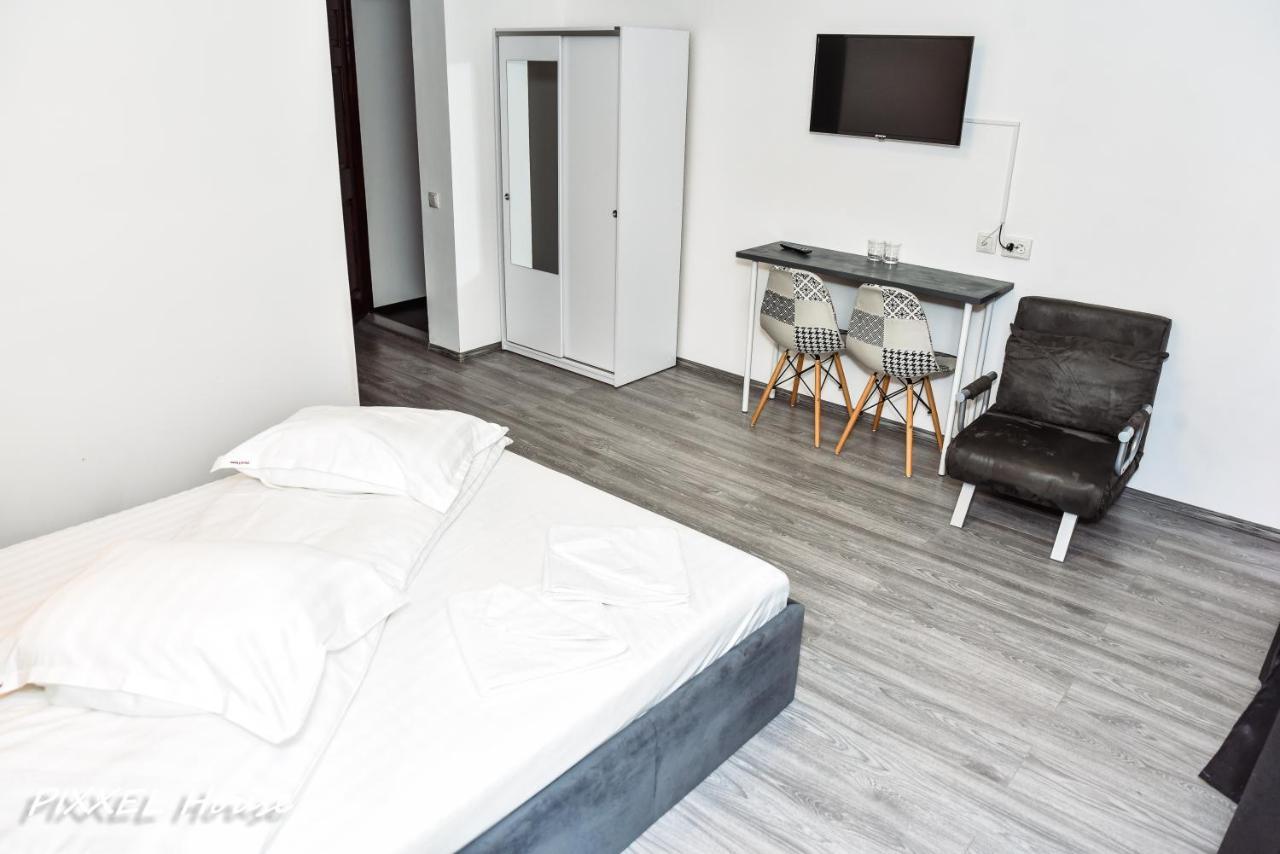 Готель Pixxel House Моєчу-де-Сус Екстер'єр фото