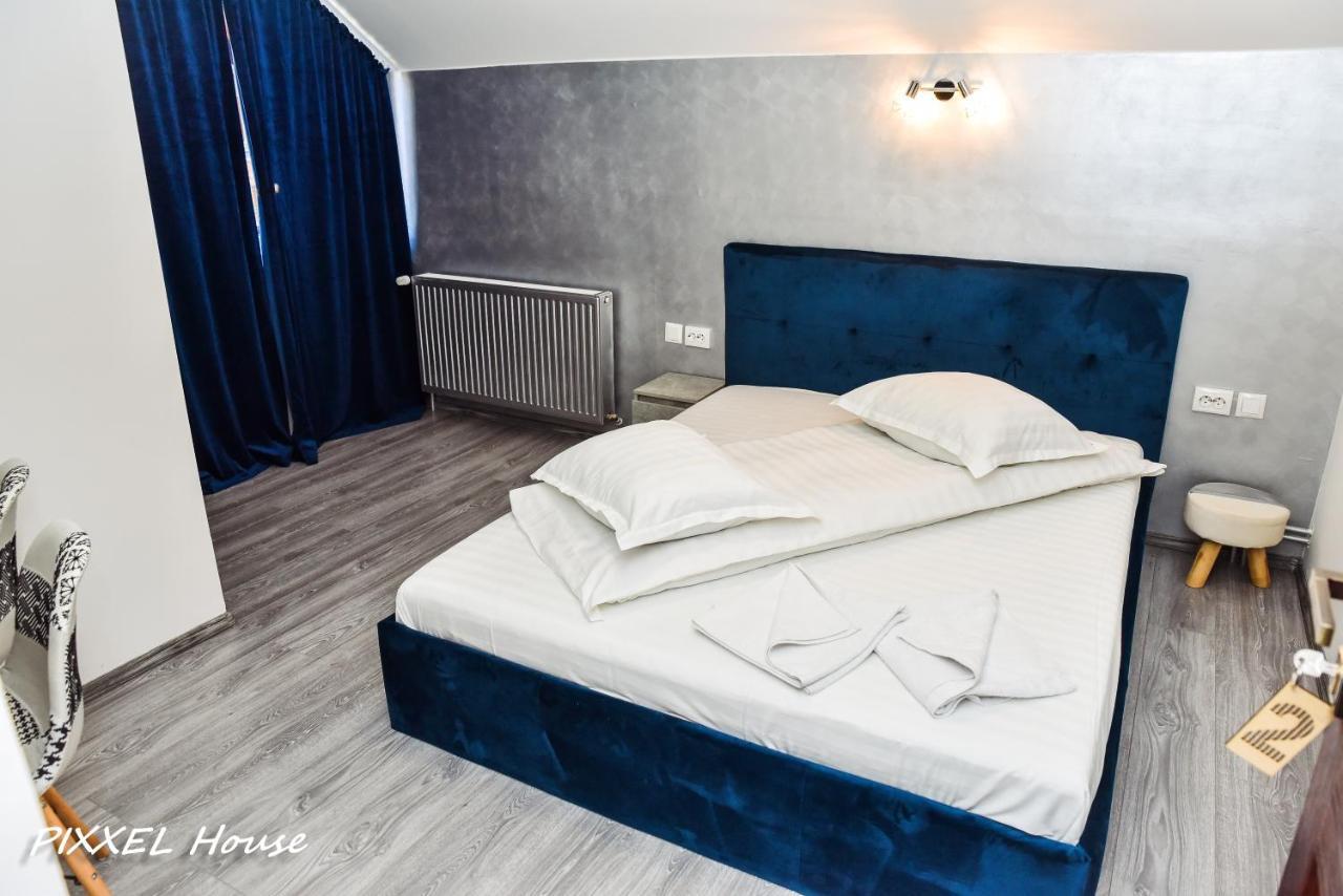 Готель Pixxel House Моєчу-де-Сус Екстер'єр фото