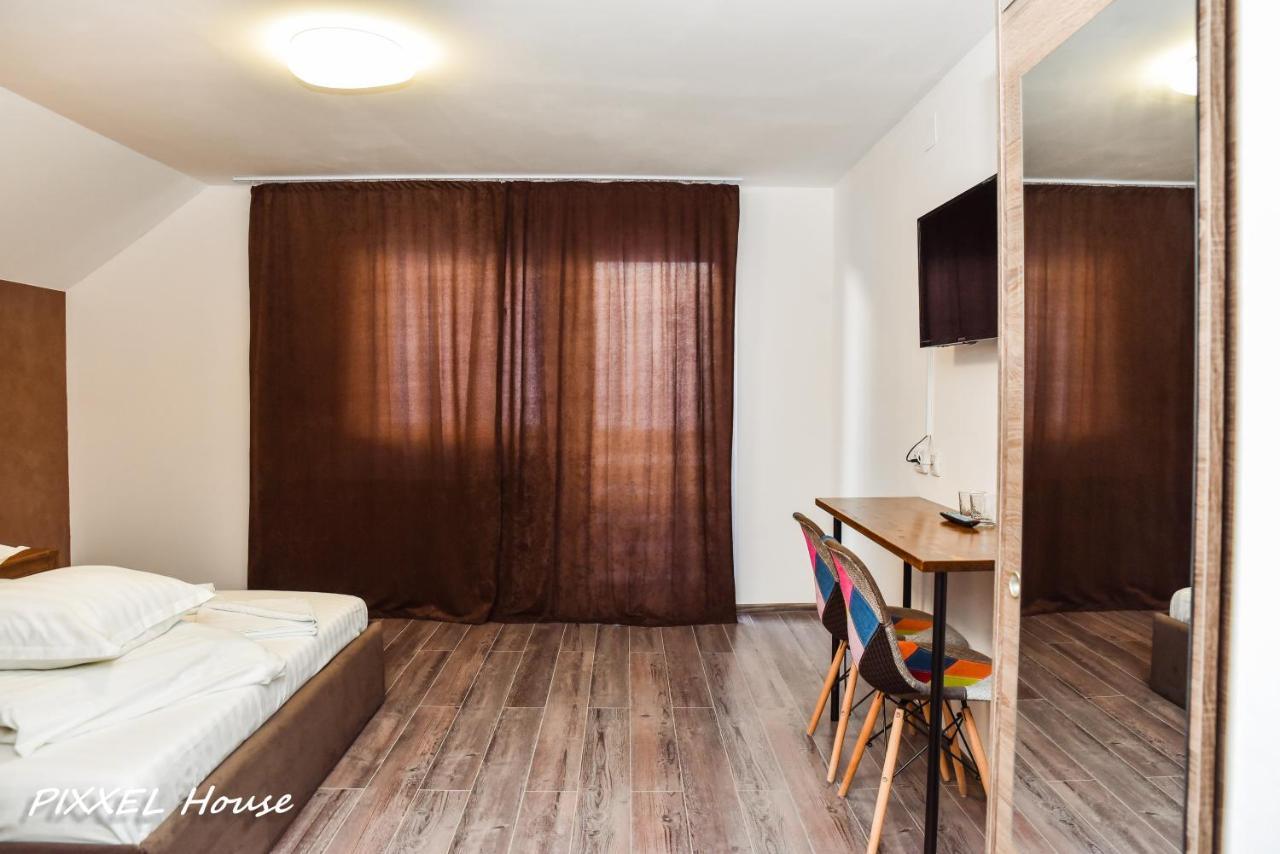 Готель Pixxel House Моєчу-де-Сус Екстер'єр фото