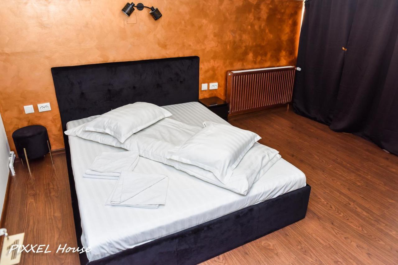 Готель Pixxel House Моєчу-де-Сус Екстер'єр фото