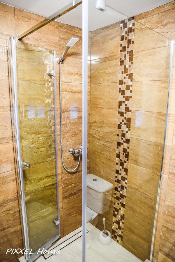 Готель Pixxel House Моєчу-де-Сус Екстер'єр фото