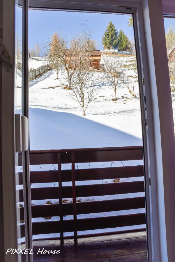 Готель Pixxel House Моєчу-де-Сус Екстер'єр фото